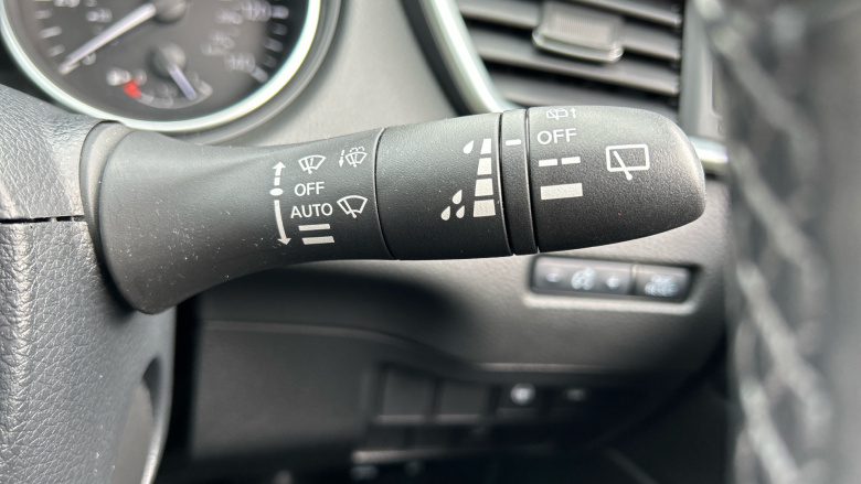 Nissan Qashqai 1.3 DiG-T Tekna 5dr Petrol Hatchback